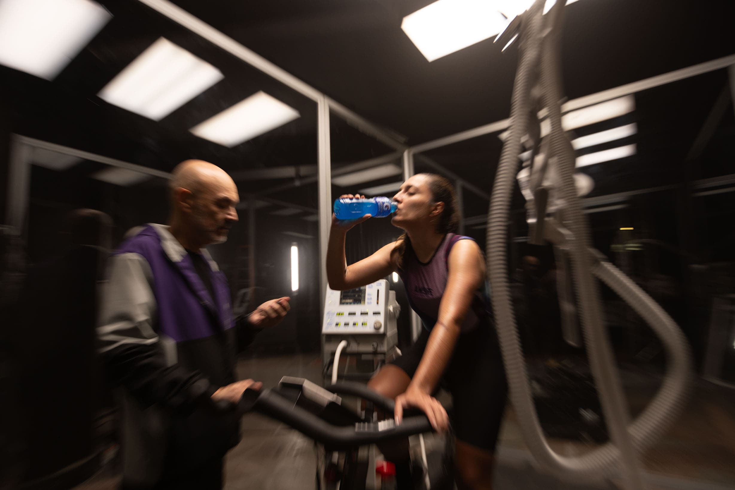 Ejercicio y rendimiento deportivo con dosis bajas de cafeína